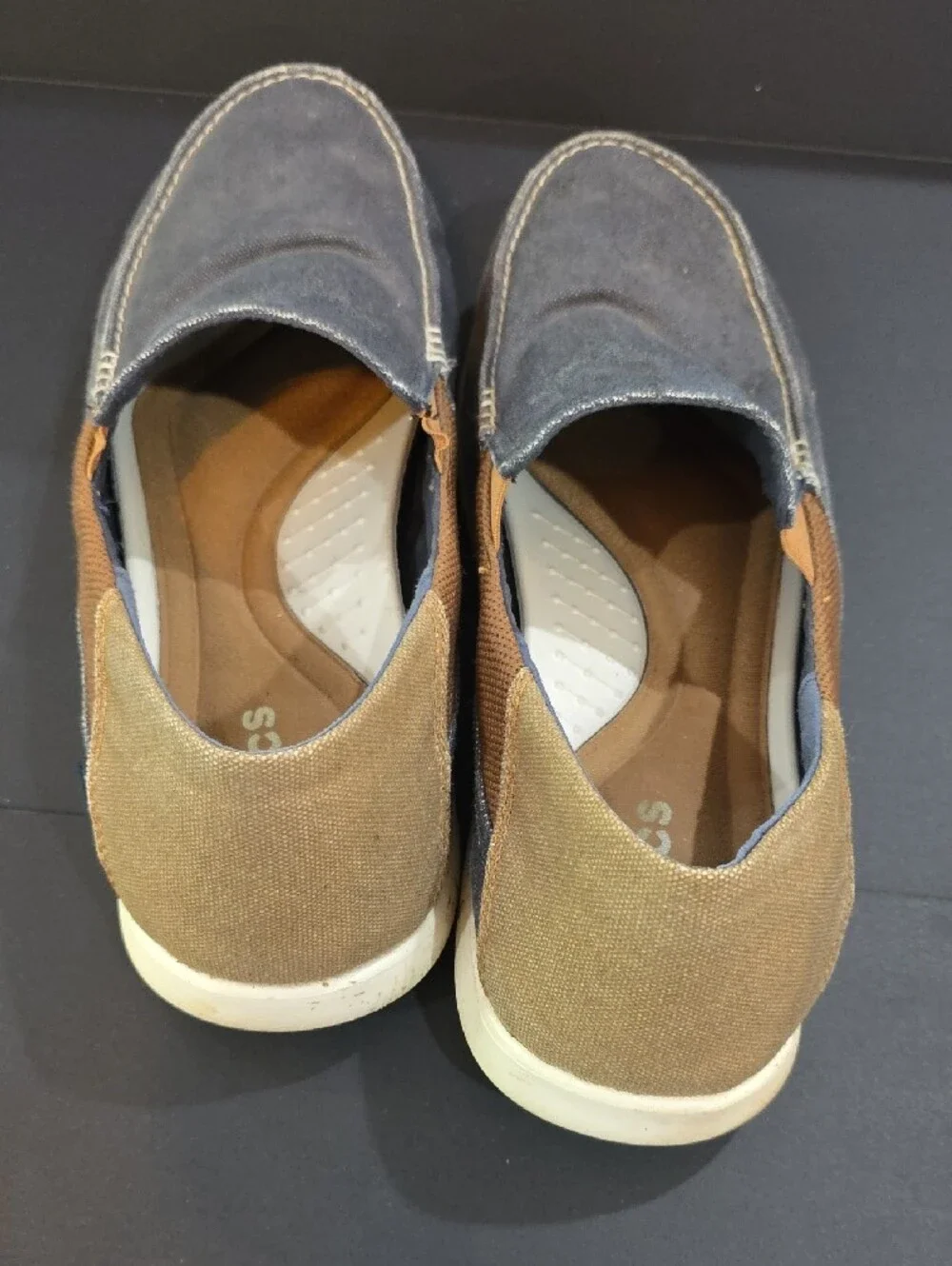 CROCS Santa Cruz 2 Men's Slip-On Loafers in Gray and Brown Size 13